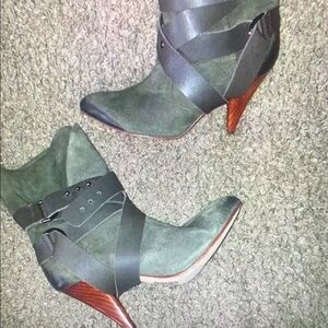 Stylish Green Ankle Boots
